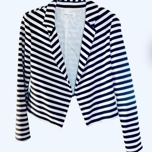Robbi & Nikki Black & White Open Frontt Striped Blazer Medium